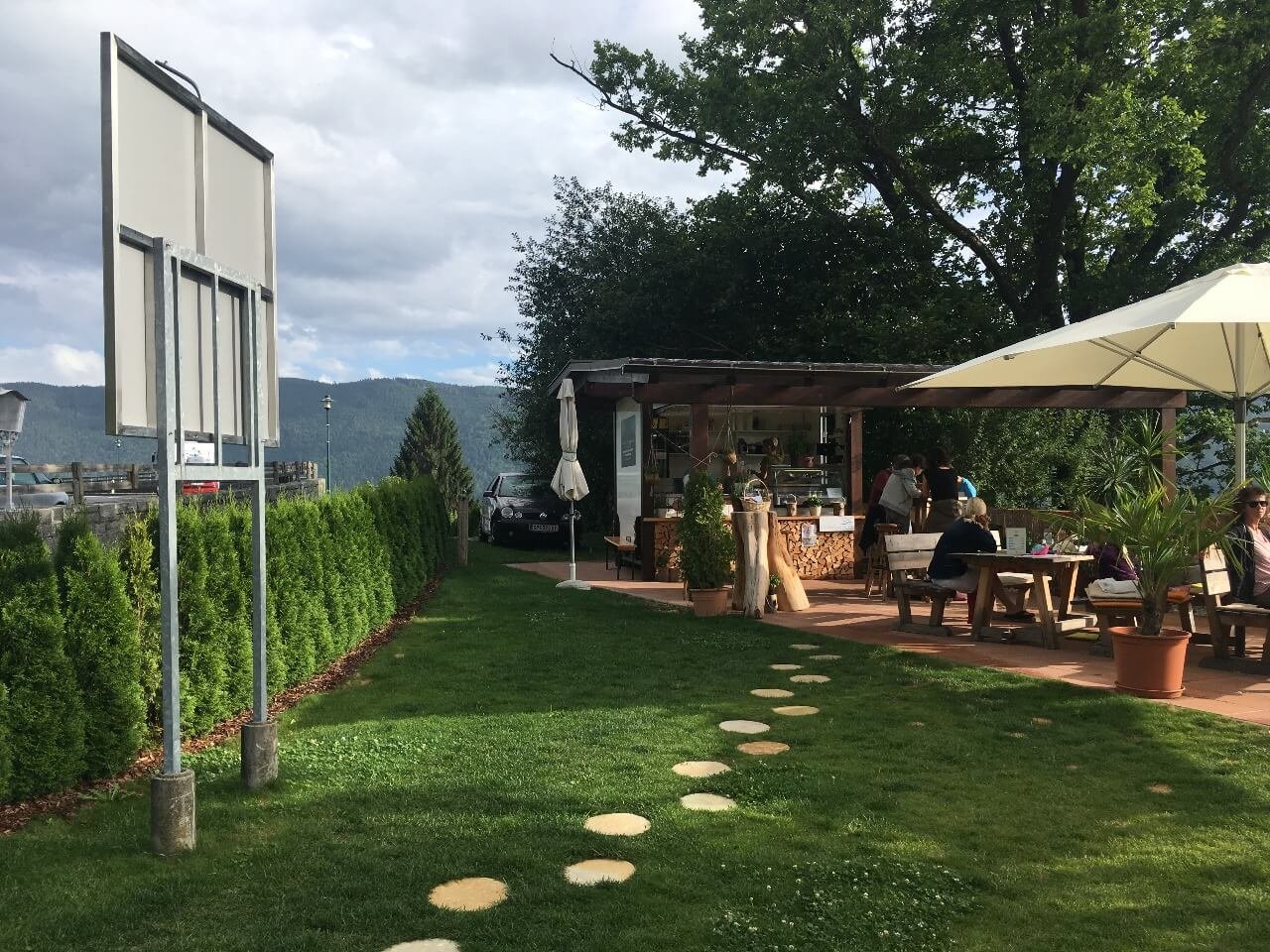 Featured image for “Rybí bistro v zahradě u Millstätter See 🐟🌿”